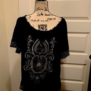 Embroidered knit top EUC